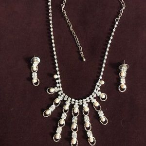 16"- 18" crystal and faux pearl necklace with matching dangle earrings